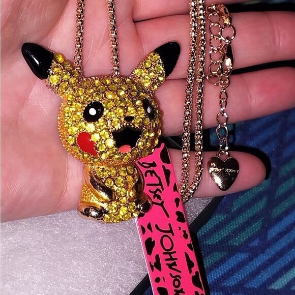 NWT and box Betsy Johnson rhinestone Pikachu necklace - Picture 4 of 9
